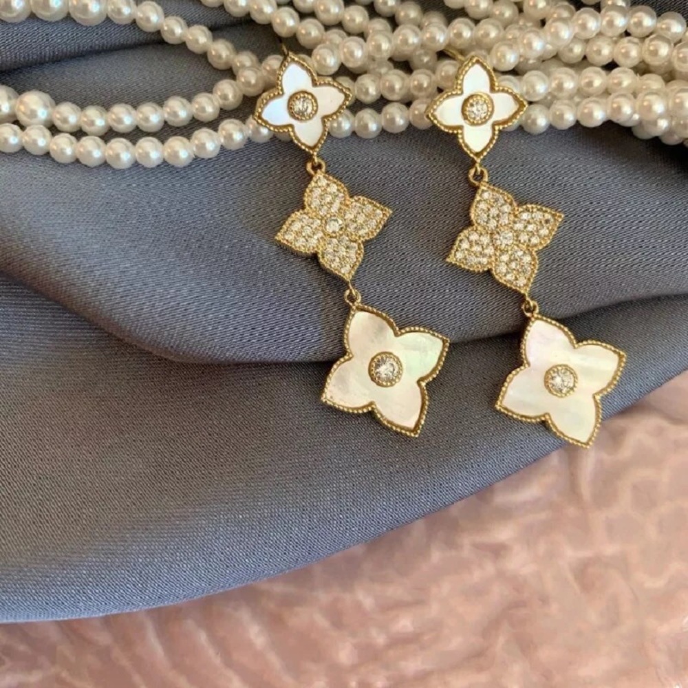 Four Leaf Clover Drop Earring